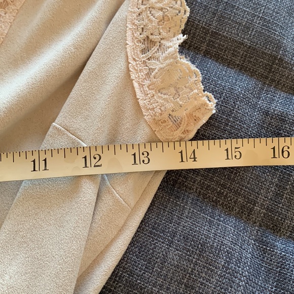 Bebe Wrap dress - Picture 3 of 9